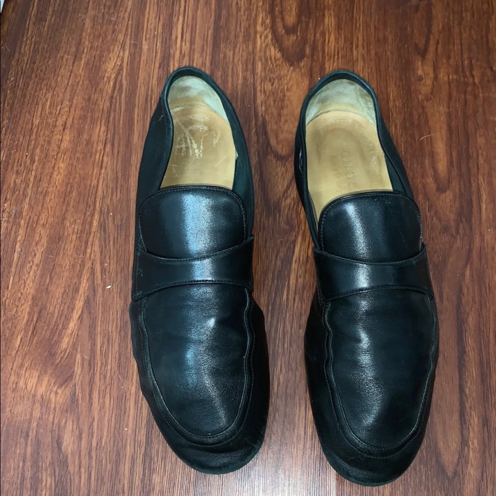 Gucci men’s black leather loafer GG logo